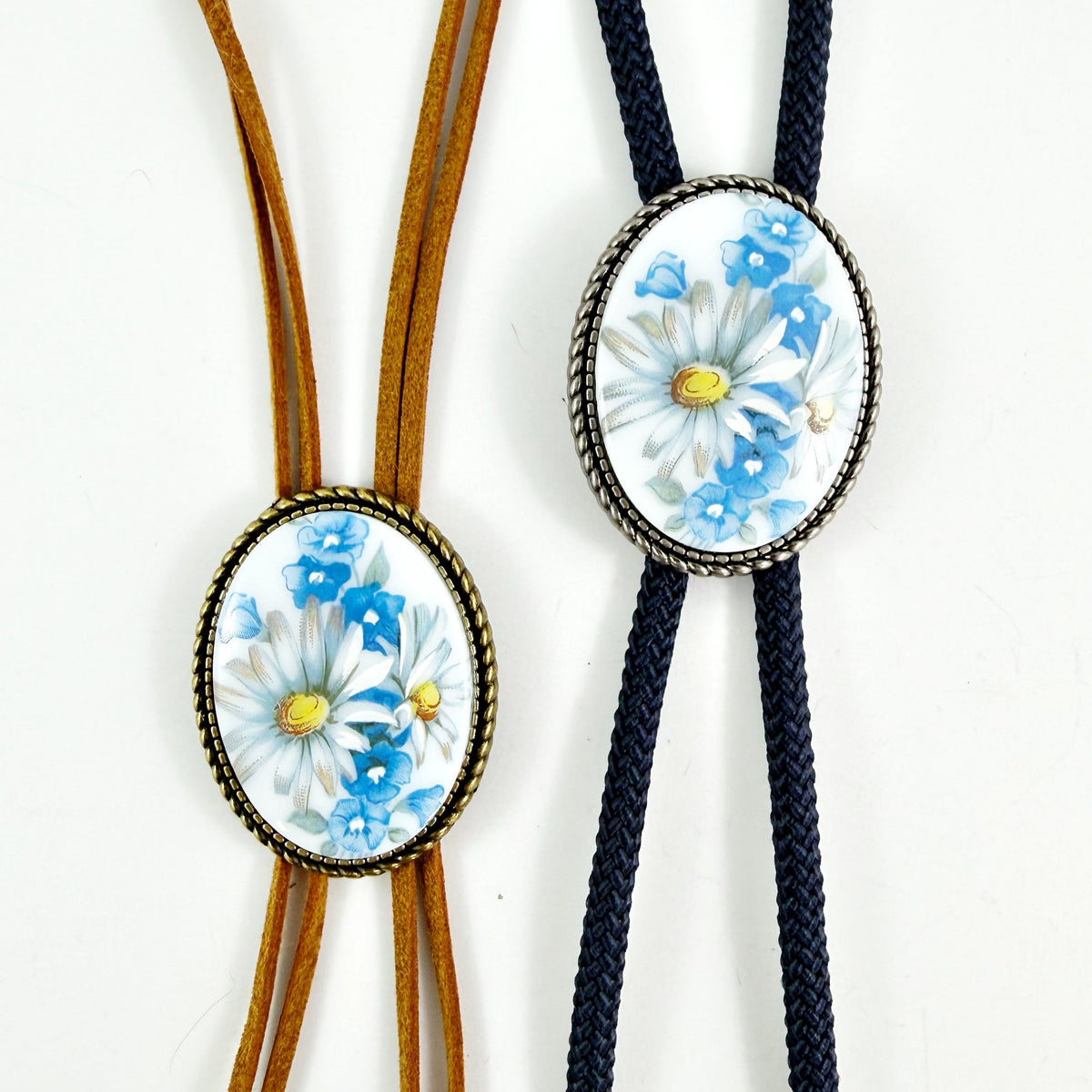 “Double Daisy" Vintage Bolo Tie