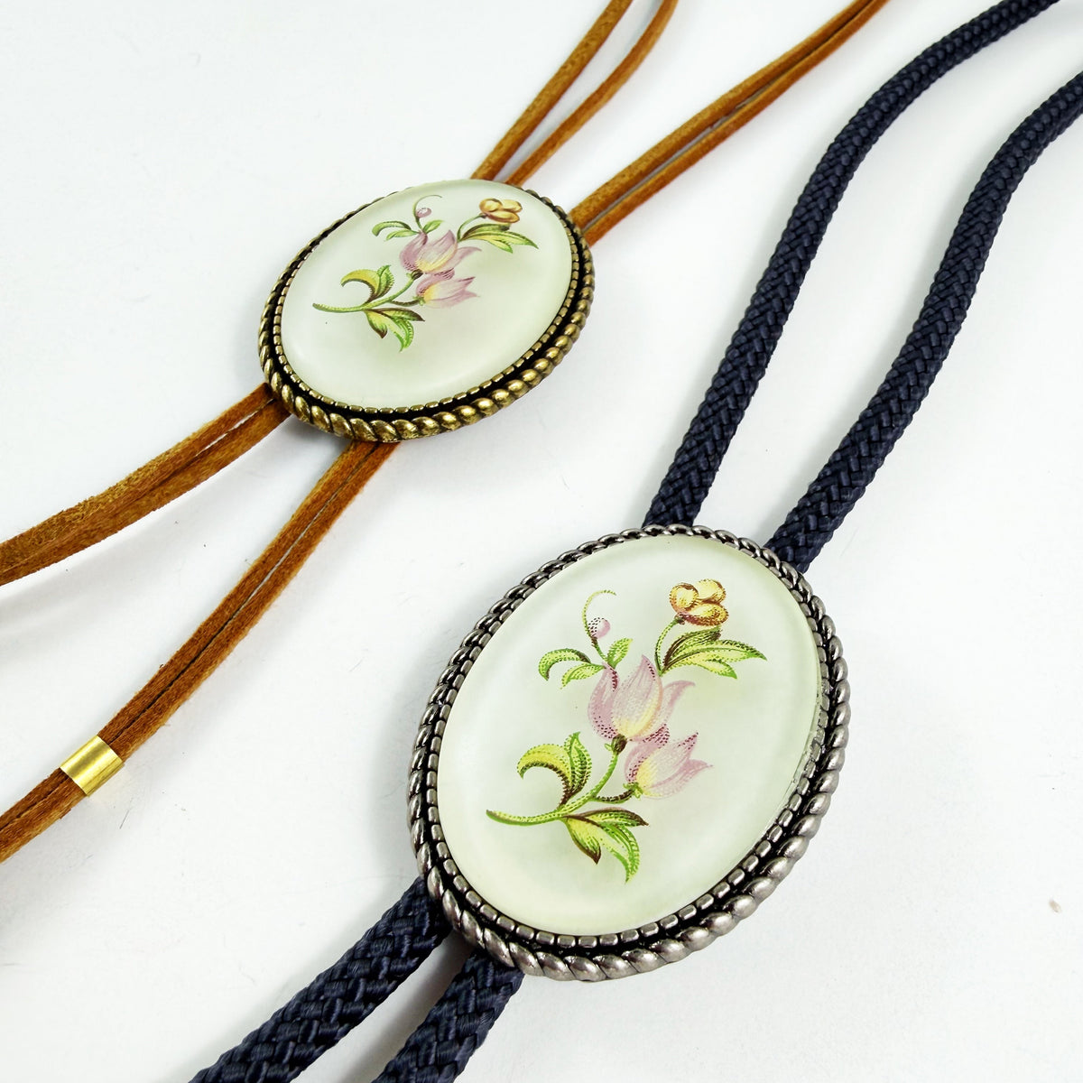 “Frosted Floral” Vintage Bolo Tie